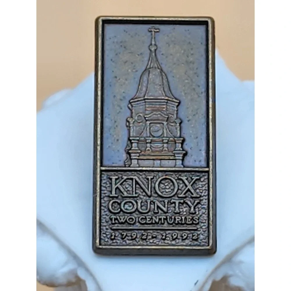 Vtg KNOX COUNTY 1772-1992 'Two Centuries' Lapel Pin Hat Pin Brooch FREE $HIPPING